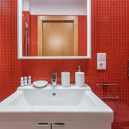 Guestready - Chic Cityscape Apartment Porto