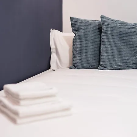 Apartment Guestready - Chic Cityscape
